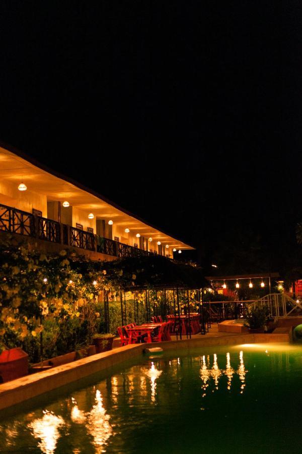 Bamboo Garden Hotel เซเรคุงดา ภายนอก รูปภาพ